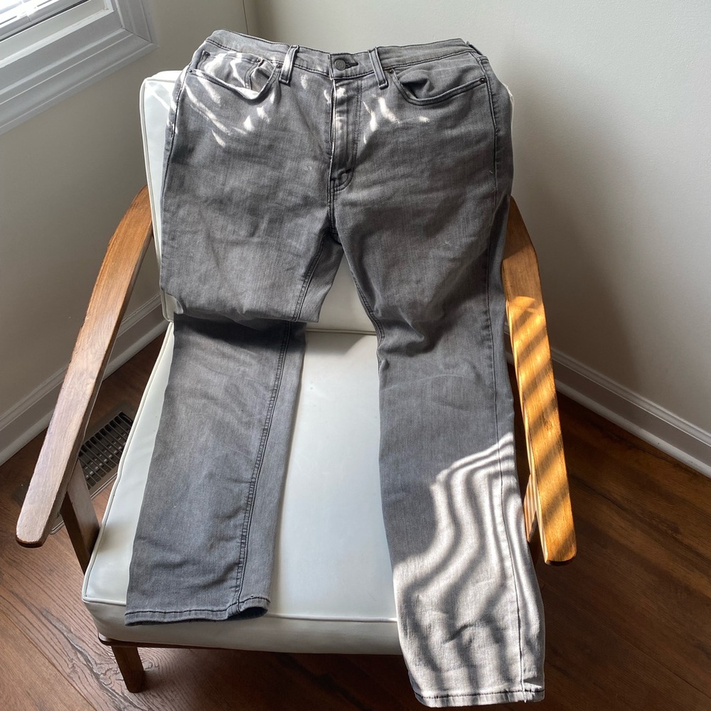 Men’s Levi’s in gray. W 34 L 34